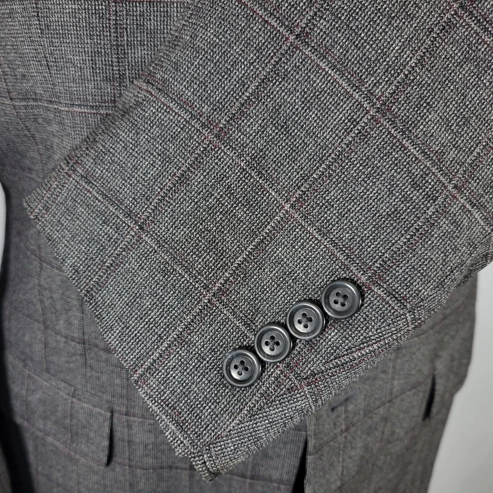 JOS A‎ BANK Men's Sport Coat Blazer Two Button Gray Windowpane Wool Size 41L